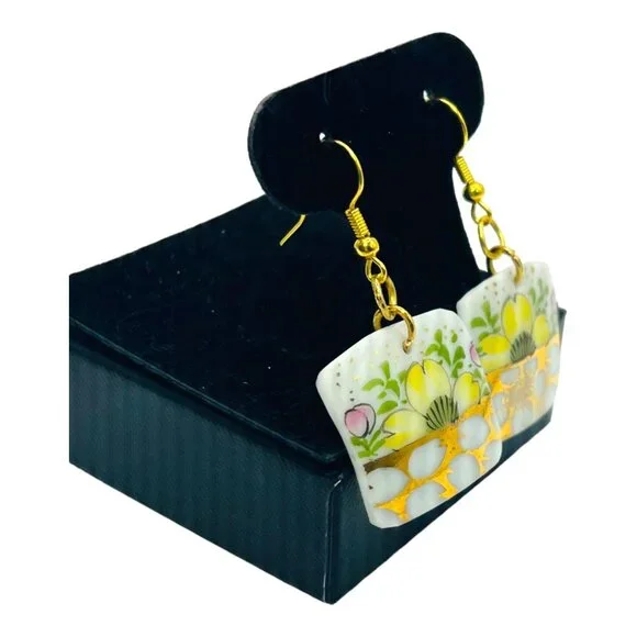 Handcrafted Earrings Made from Shattered Vintage English Fine Bone China Teacup - Picture 6 of 10